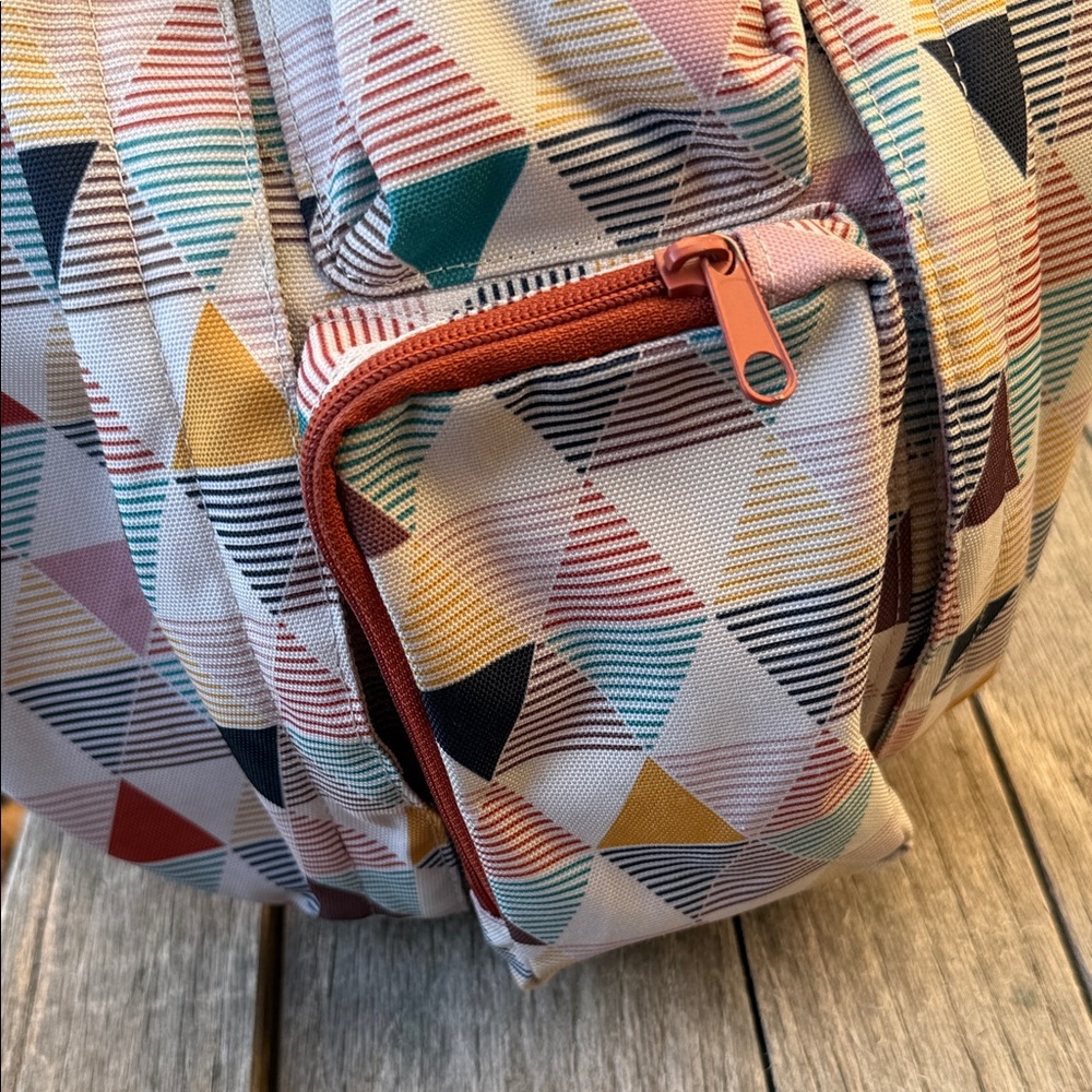 Kavu Women's Rope Sling Triangular Pattern Backpa… - image 4